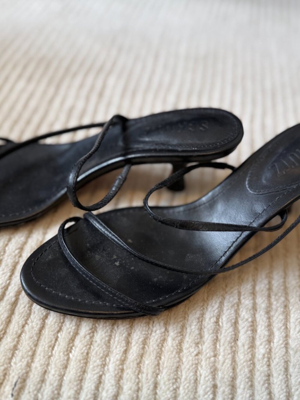 Schutz Black Strappy Kitten Heel Sandals size 7.5
